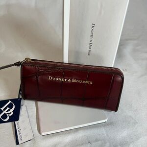 Dooney & Bourke Burdeaux zip arround leather wallet NWT